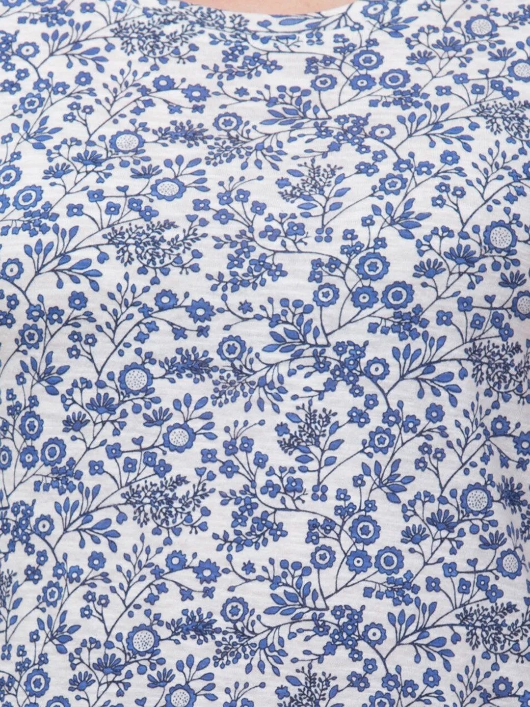 Elegant White Floral Printed T-Shirt